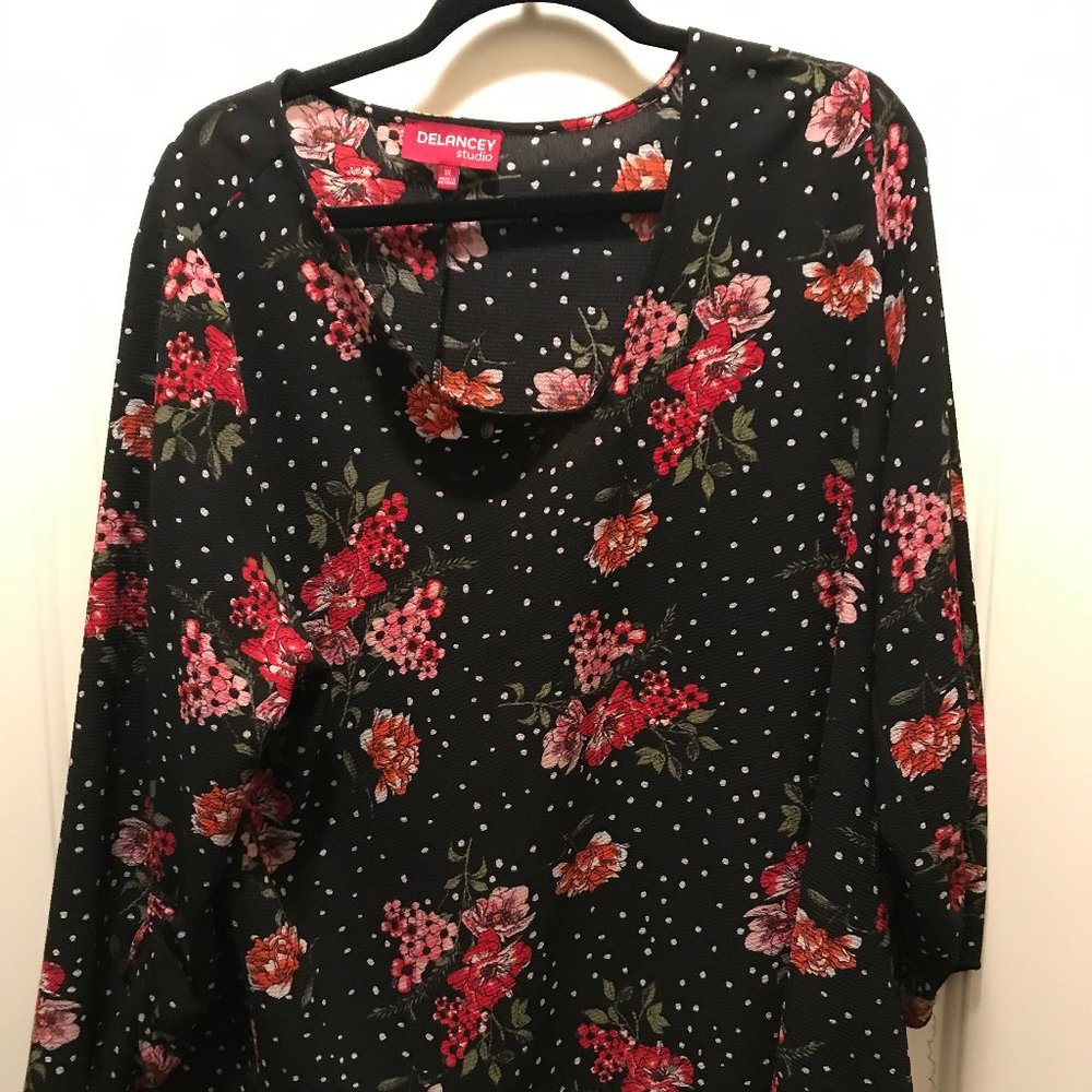 DELANCEY STUDIO WOMENS BLACK FLORAL BLOUSE 1X
